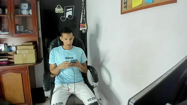 AlphaMarco live XXX chat