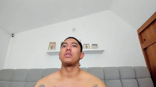 erotic_sins' Live XXX Chat