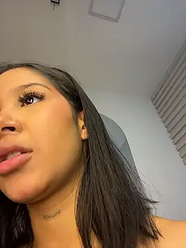 Chat +18 de Aida_moreno ao vivo