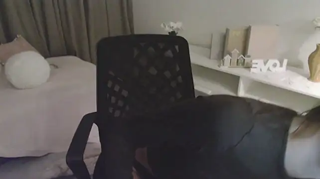 VeliaSai's Live XXX Chat