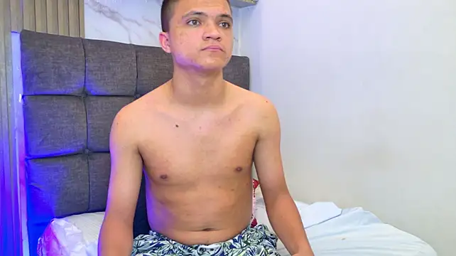 Chat +18 de aly_n_sebas ao vivo