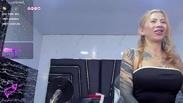 Ladyy_Scarlett: απευθείας συνομιλία ΧΧΧ