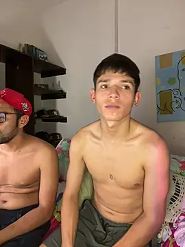TwoLatinosxxx – Live XXX-chat