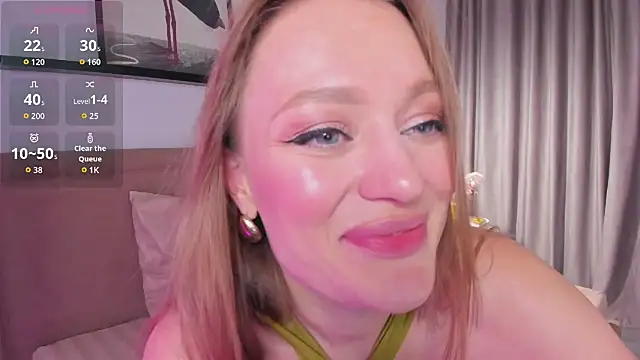 EvelynPoole - lets doggy pose + hot spanks?