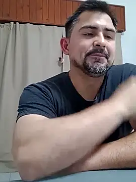 Bradd_32 লাইভ XXX চ্যাট