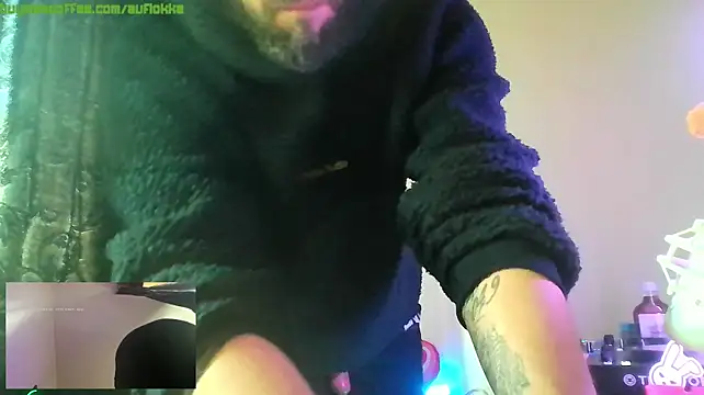Guyst049's Live XXX Chat