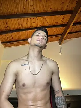 Aaronsexroom Adlı Modelin Canlı XXX Sohbeti
