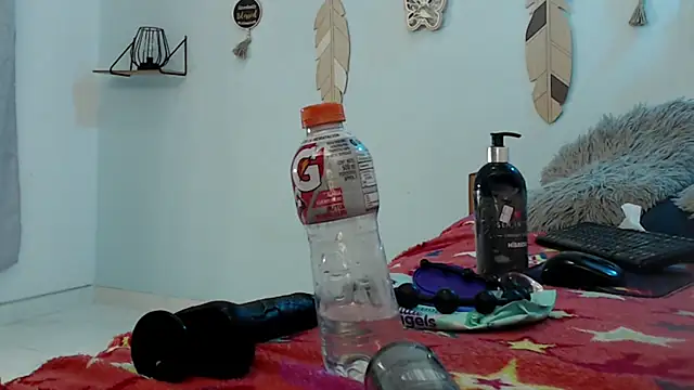 Deborahot26 - 2 fingers in my ass