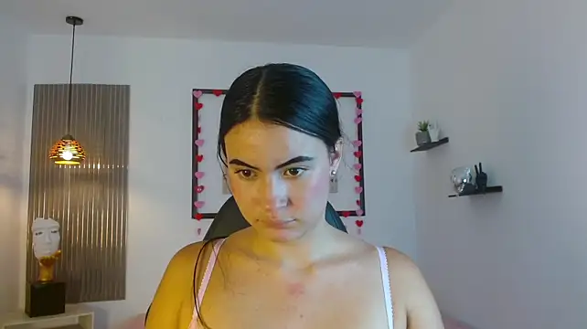 צ'אט XXX בשידור חי של rosalihot1