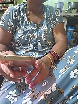 Tamilselviroja-: онлайн-секс-чат