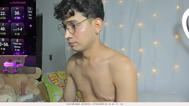 Benjamin_Buster élő XXX-chatje