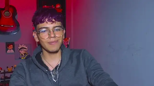 MikeyKuro  – Naživo XXX chat