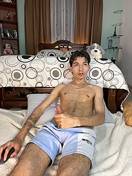 GeorgieDen Adlı Modelin Canlı XXX Sohbeti