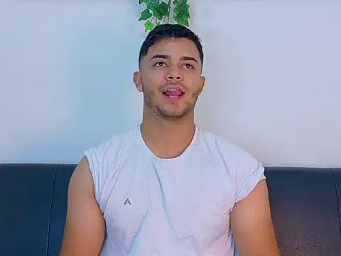TylerWest_ Live XXX-chat
