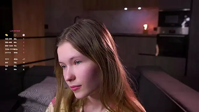 LynHillaire - Make my nipples hard