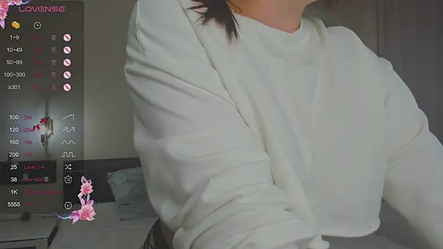 Fire_Emily_ - Show me your tits and play nipples 5min