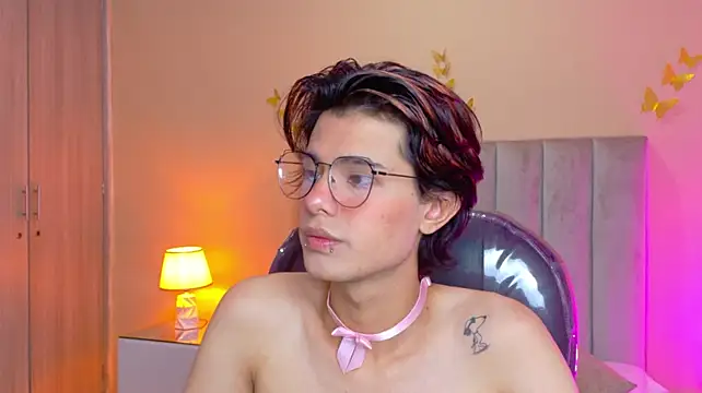 Czat XXX na żywo – Derek_Sinn
