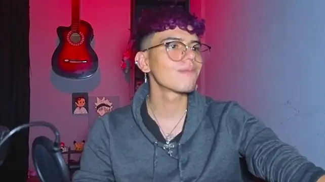 XXX chat uživo modela MikeyKuro