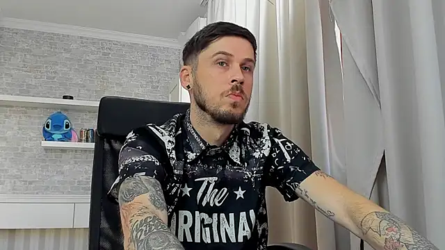 Chat XXX en directo de JonahShaw