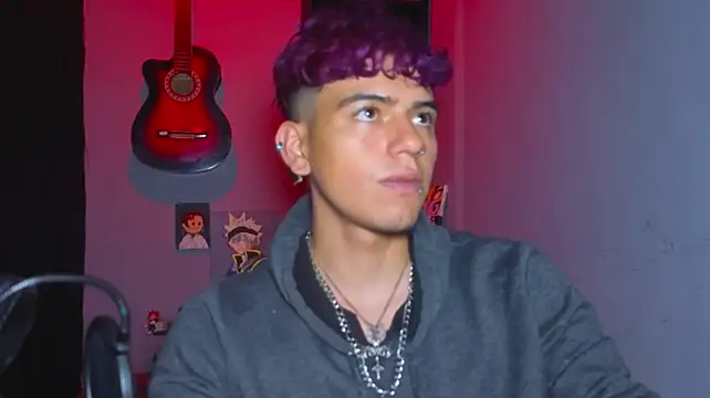 Онлайн чат XXX MikeyKuro