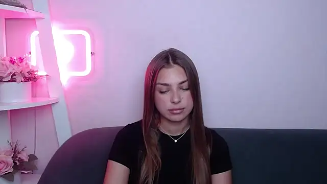 MilanaAngelAs Adlı Modelin Canlı XXX Sohbeti