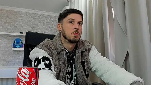 JonahShaw Chat XXX in diretta