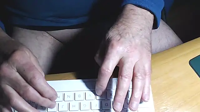 XXX chat uživo modela Ozplayer77