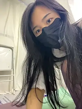 Nini_11 - 把小粉挤出骚B