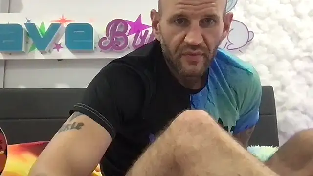 brianomally: απευθείας συνομιλία ΧΧΧ