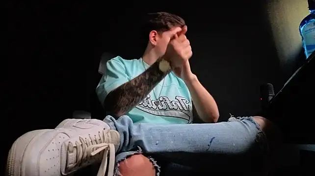 FelixStarkk XXX чат на живо