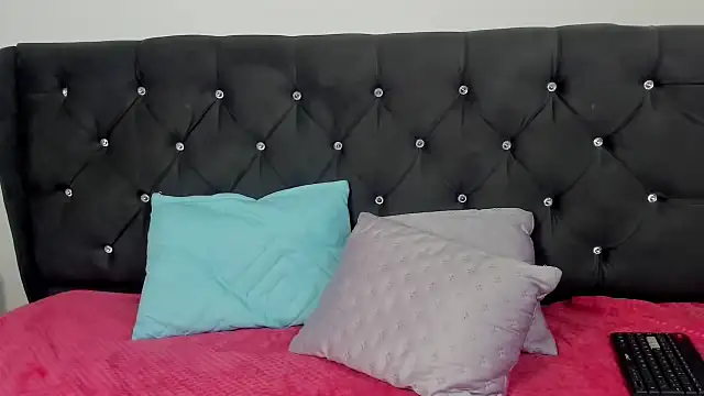 Issaa_Tyler's Live XXX Chat