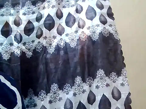 ToxicDoll01 - hii guiz plz help me to pay school fees