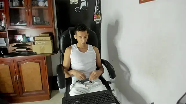 AlphaMarco Live XXX Chat