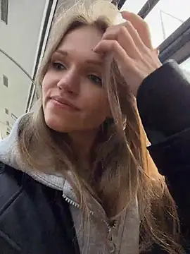 StreetSquirt Adlı Modelin Canlı XXX Sohbeti