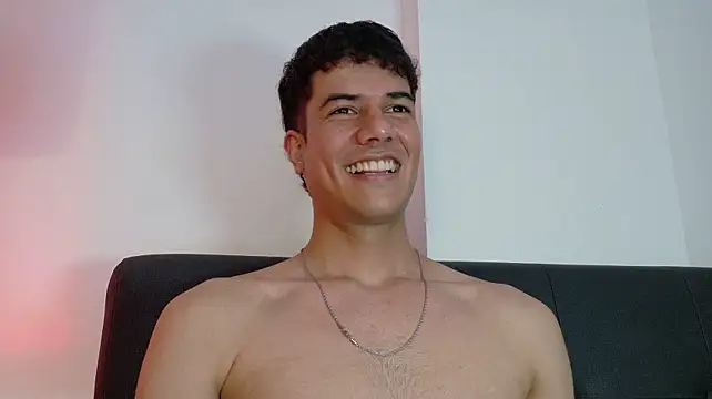 Derek_stud_ 即時 XXX 聊天