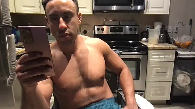 دردشة BigGuyMuscle الجنسية المباشرة