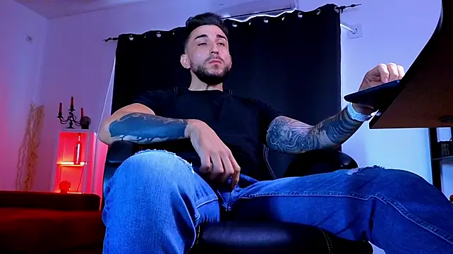 MightyAaron66 লাইভ XXX চ্যাট
