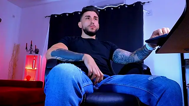 MightyAaron66n Live XXX chat