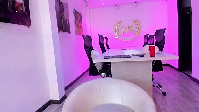 XXX chat uživo modela LohanNoughty