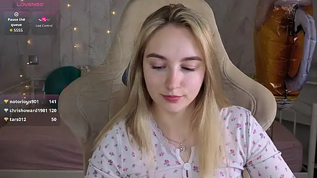 Shy_Polly Chat XXX in diretta