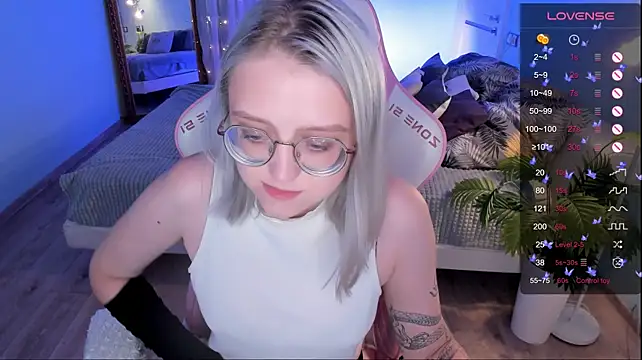 Chat +18 de LunarGlow ao vivo