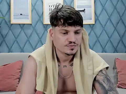XXX chat uživo modela marioalessio