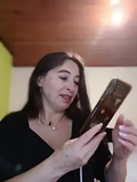 Serkett Chat XXX in diretta