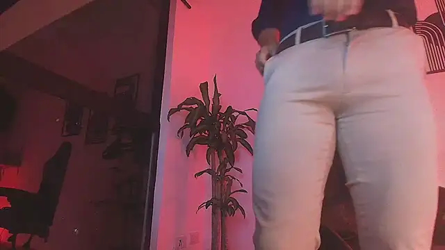 XXX chat uživo modela ALPHA_DOMINUS_