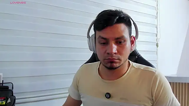 XXX chat uživo modela Rick_Adams