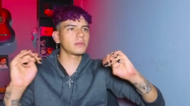 MikeyKuro's Webcam Show