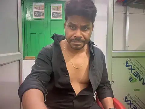 Raaz_5690's Live XXX Chat
