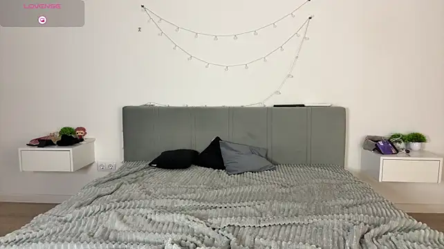 Meowchaa - twisting my ass