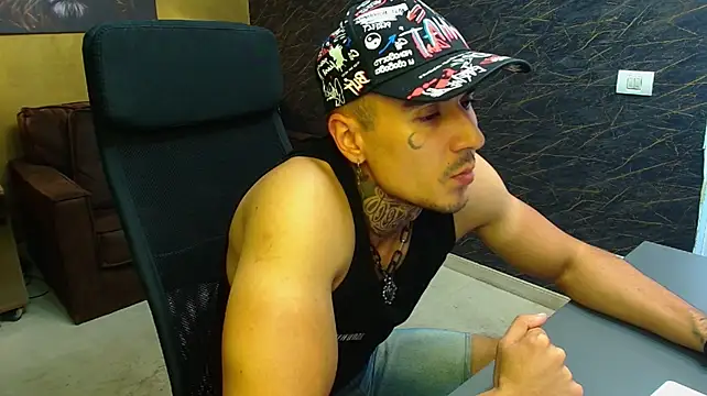 Chat +18 de RomeoBodhi ao vivo