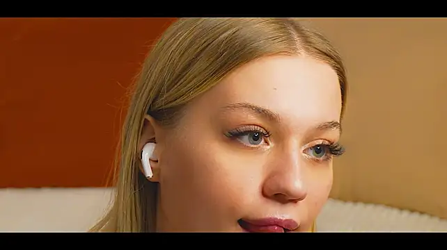 AliceSpice élő XXX-chatje